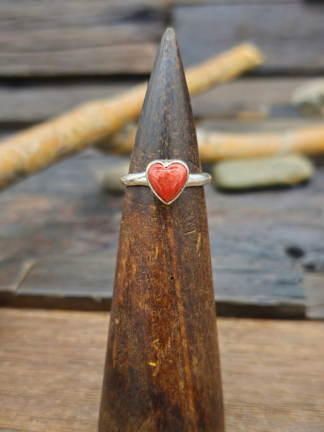 Sterling Silver Spiny Oyster Heart Ring - Size 8
