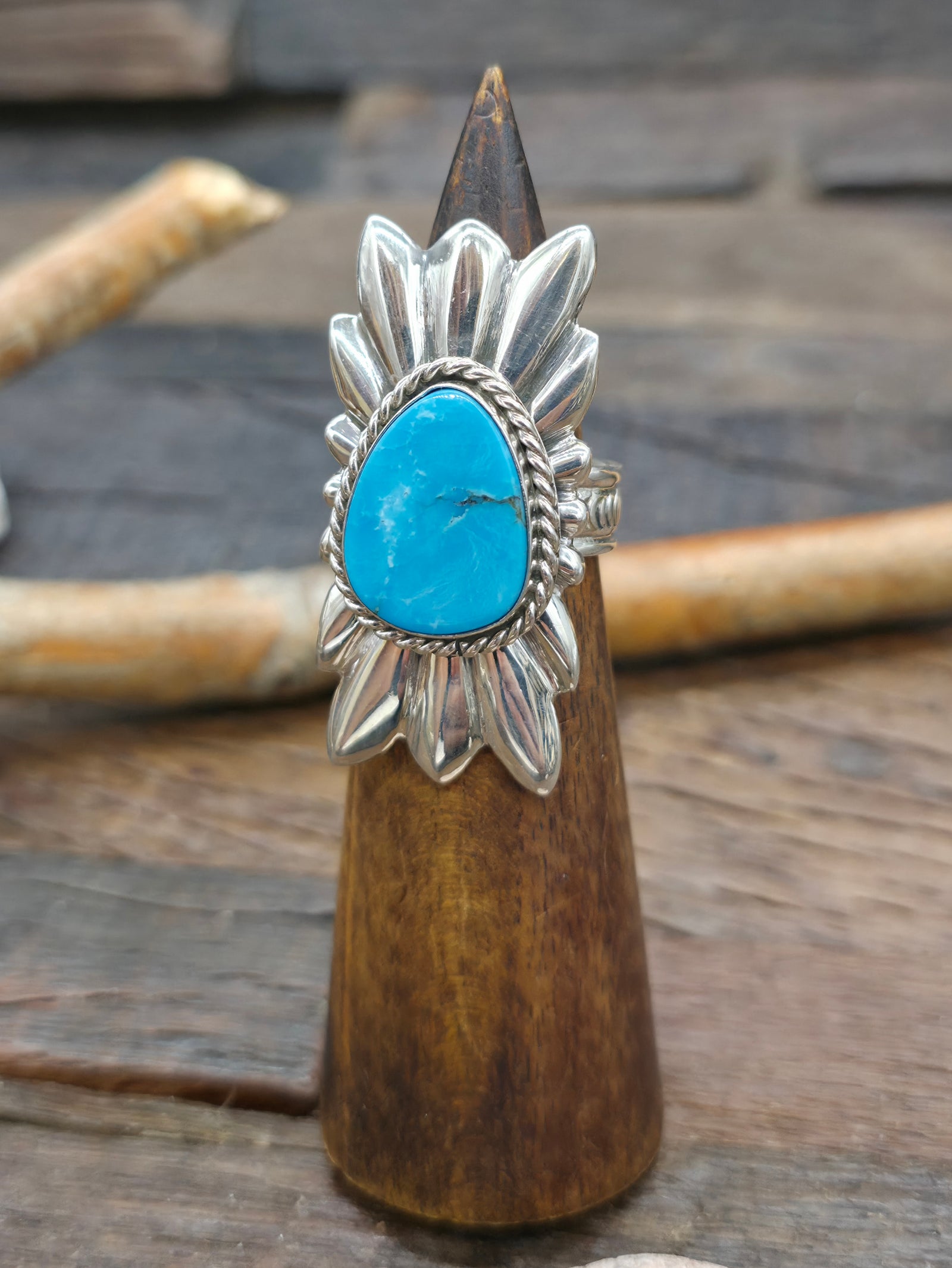 High Shine Sterling Silver Kingman Turquoise Starburst Ring - Size 9