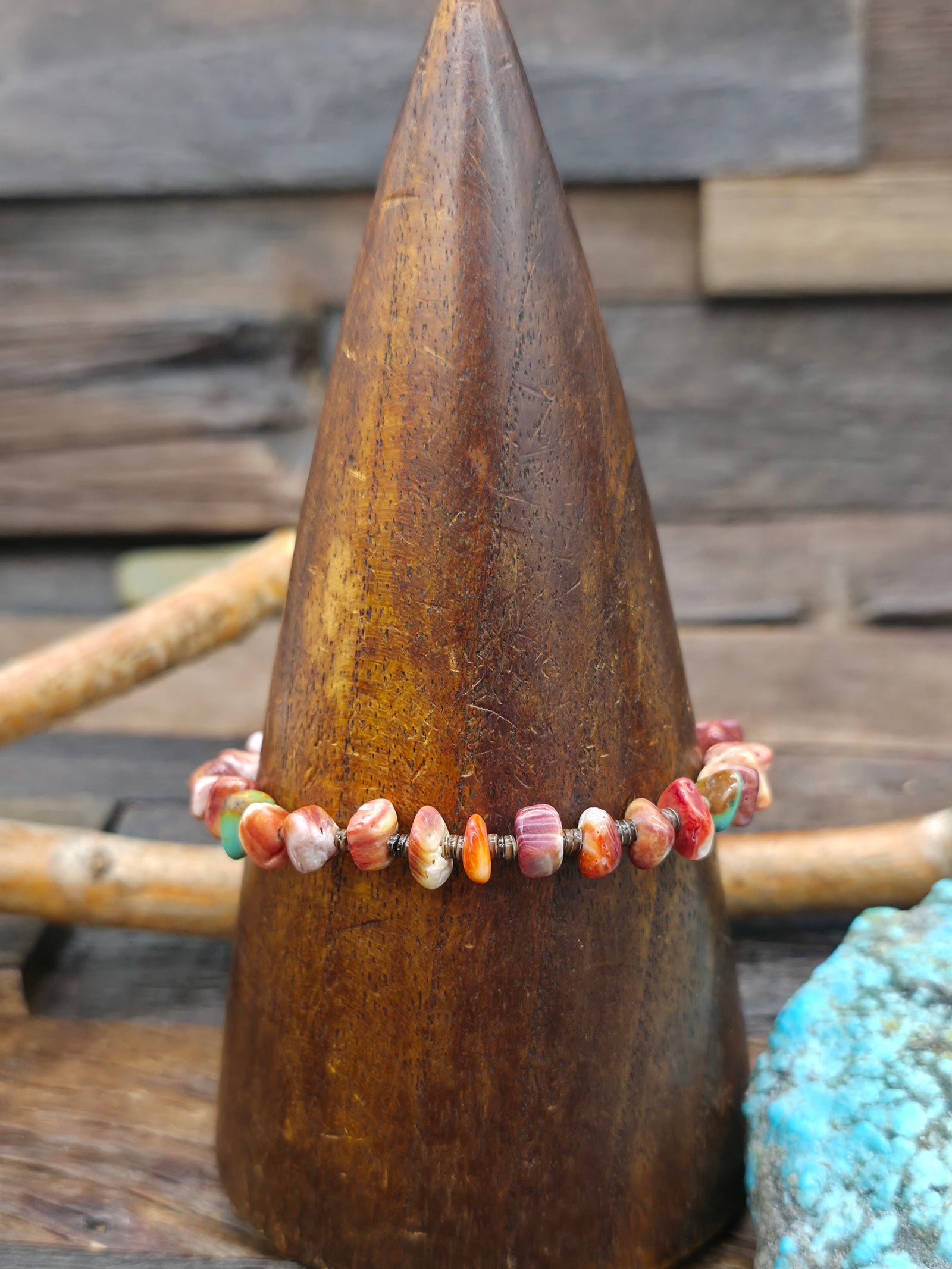Purple and Red Spiny Oyster and Turquoise Nugget Bracelet by Coretta Coriz - 8 in.