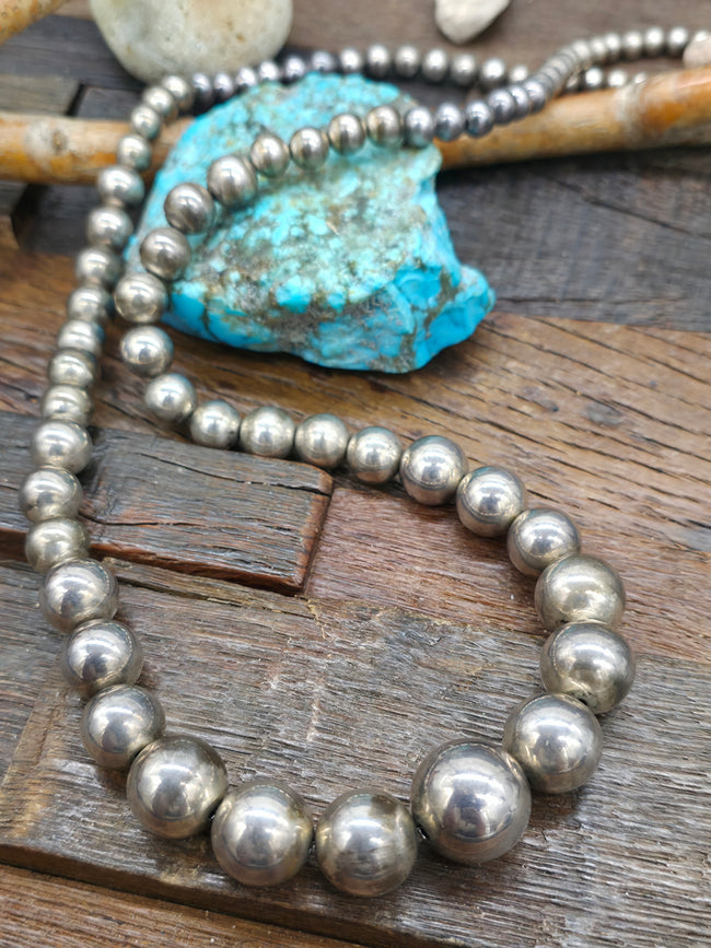 Vintage/Estate Graduated Sterling Silver Bead Necklace - 32 in.