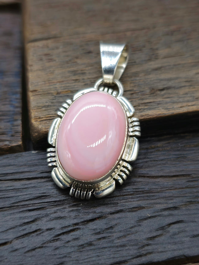 Oval Pink Conch Shell Pendant 1 1/4 in.