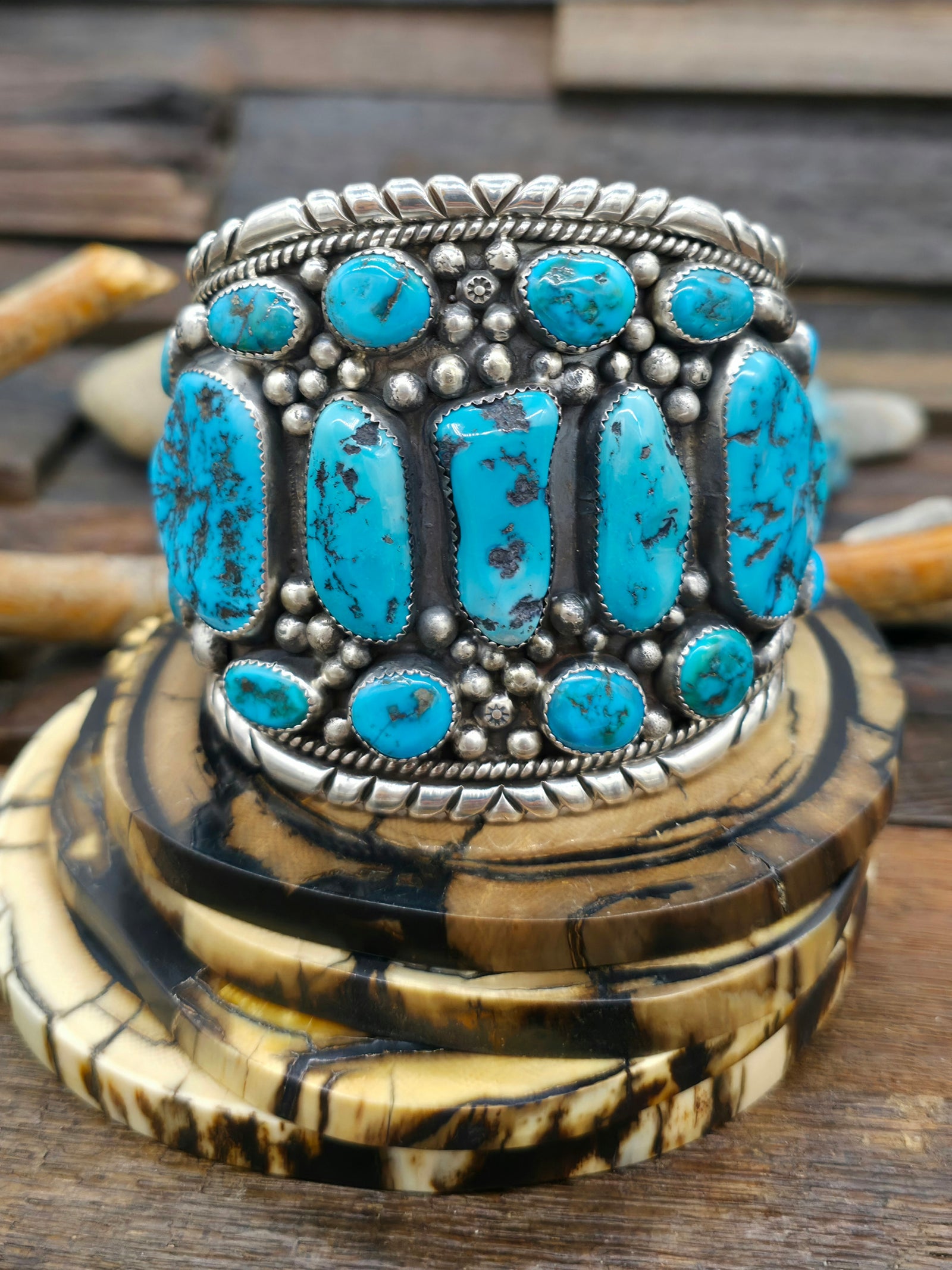 Vintage/Estate Turquoise Nugget Sterling Silver Cuff - 8 in.
