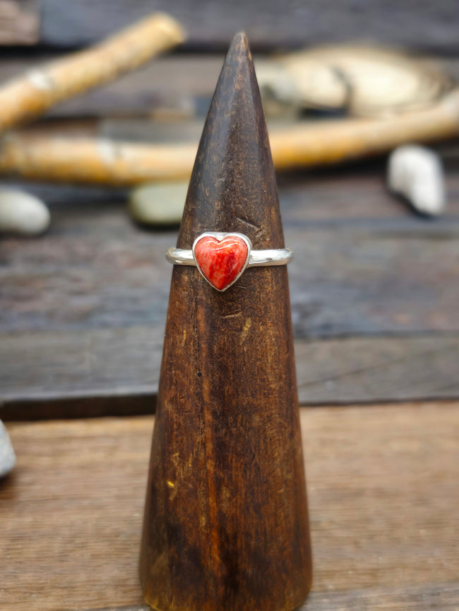 Sterling Silver Spiny Oyster Heart Ring - Size 9