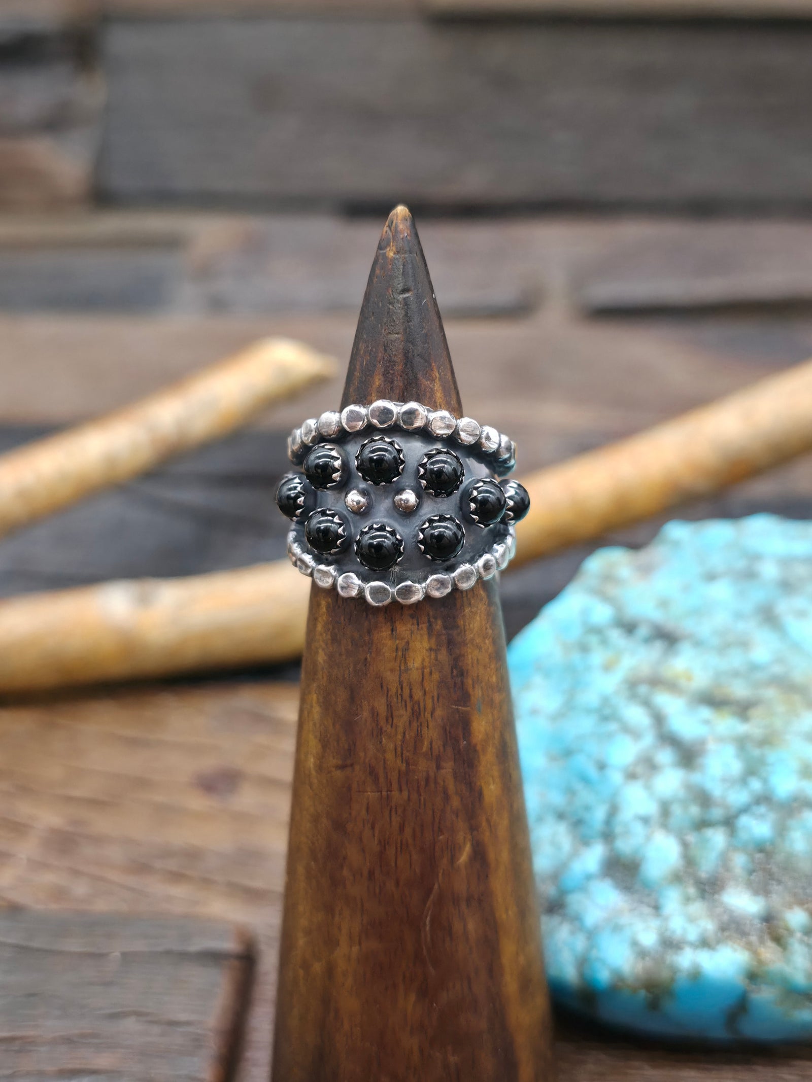 Black Onyx Raindrop Sterling Silver Shadowbox Band Ring - Size 6.25