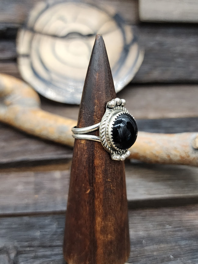 Onyx and Steling Silver Ring by Leslie Nez
