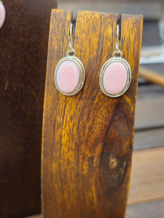Sterling Silver Pink Conch Lariat Necklace and Earring Set - 21 in.