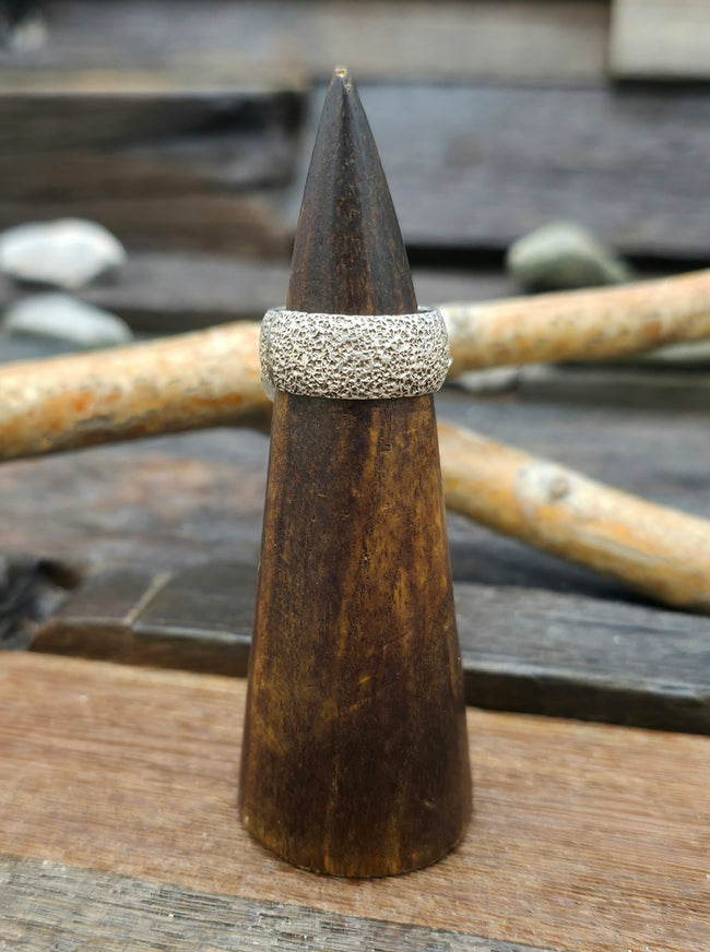 Vintage/Estate Sterling Silver Embossed Ring - Size 8.25