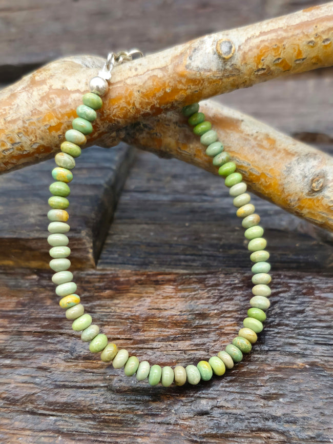 Green Turquoise Bead Bracelet - 7 in.