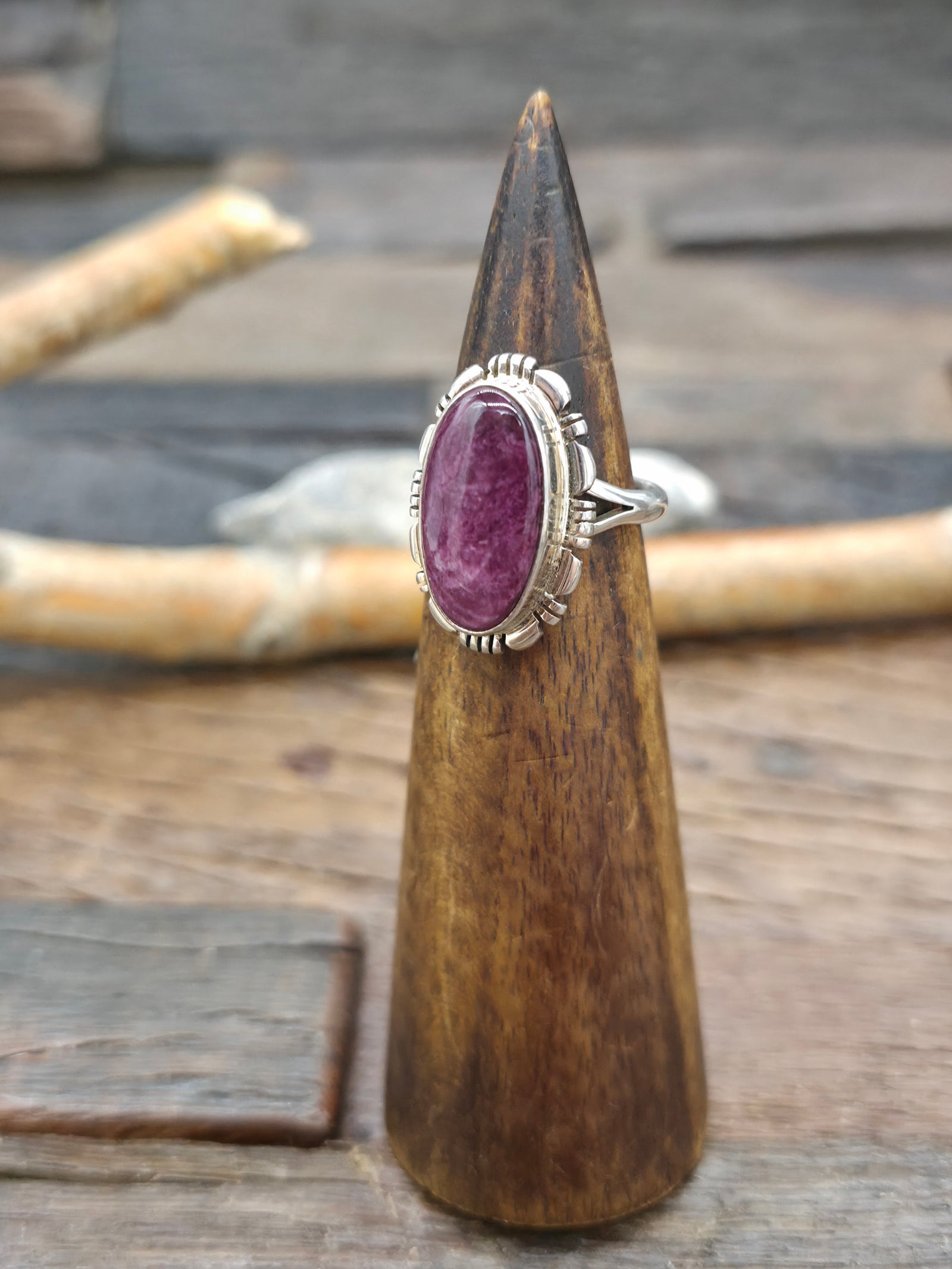 Sterling Silver Saw Out Purple Spiny Oyster Ring by Nila Johnson - Size 8 1/2
