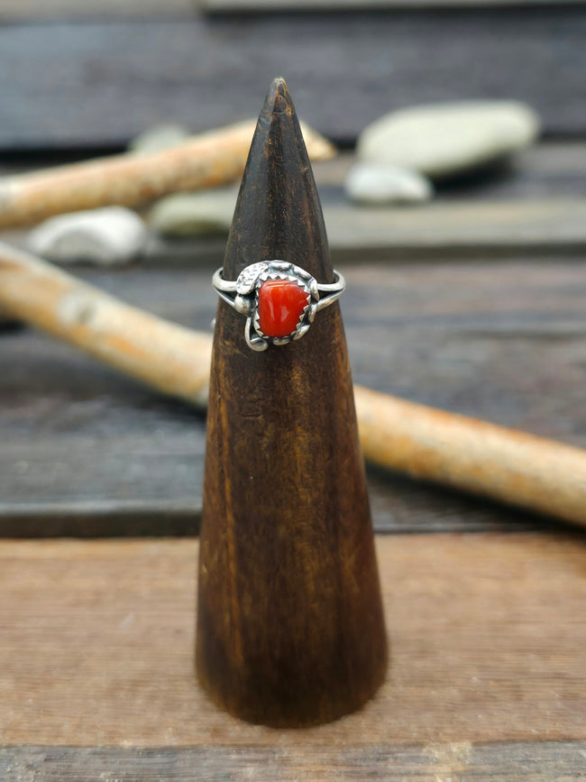 Vintage/Estate Sterling Silver Coral Ring - Size 5 1/2