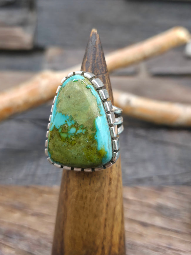Heavyweight Sterling Silver and Turquoise Statement Ring - Size 9