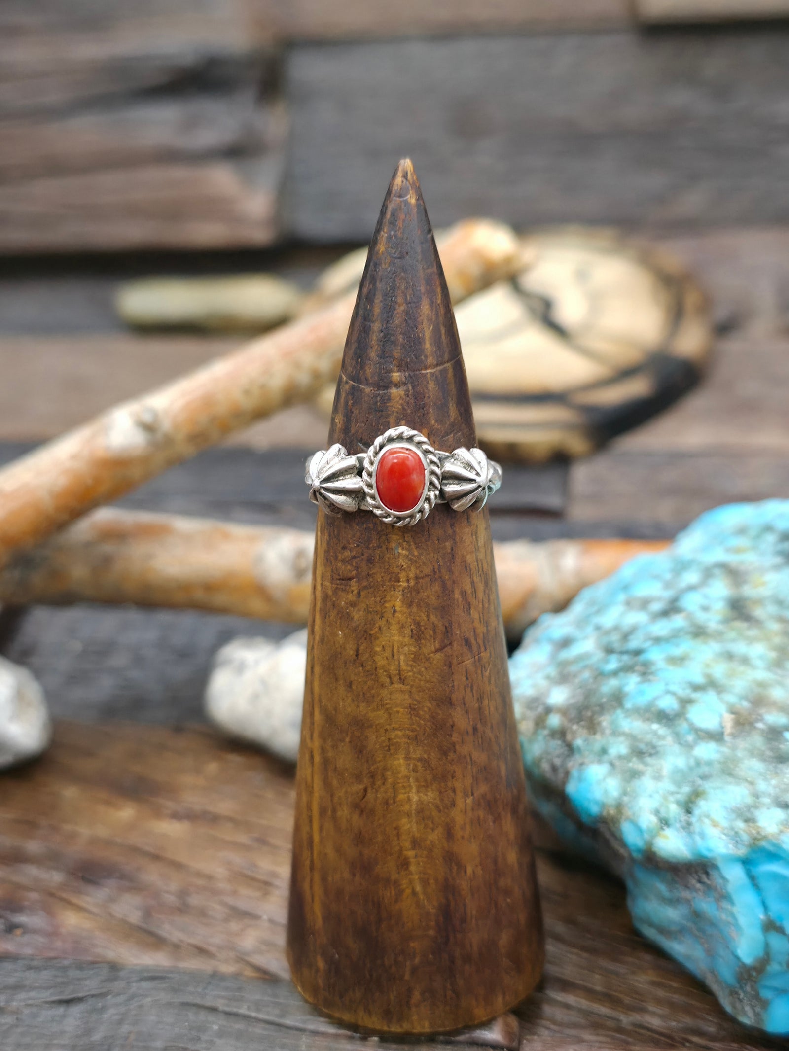 Sterling Silver Coral Ring with Starshots and Rope Detail - Size 8 1/2