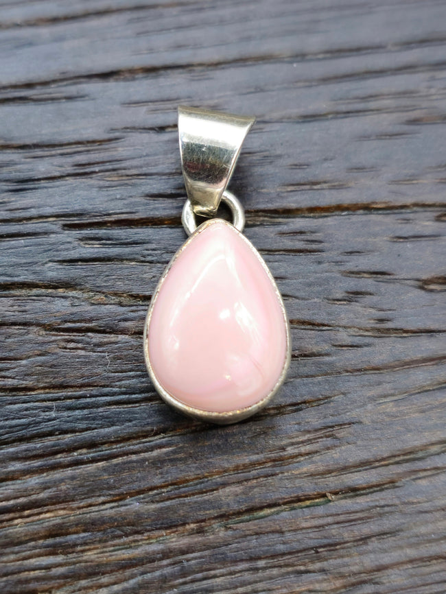 Pink Conch Teardrop Pendant Straight Bezel 7/8 in