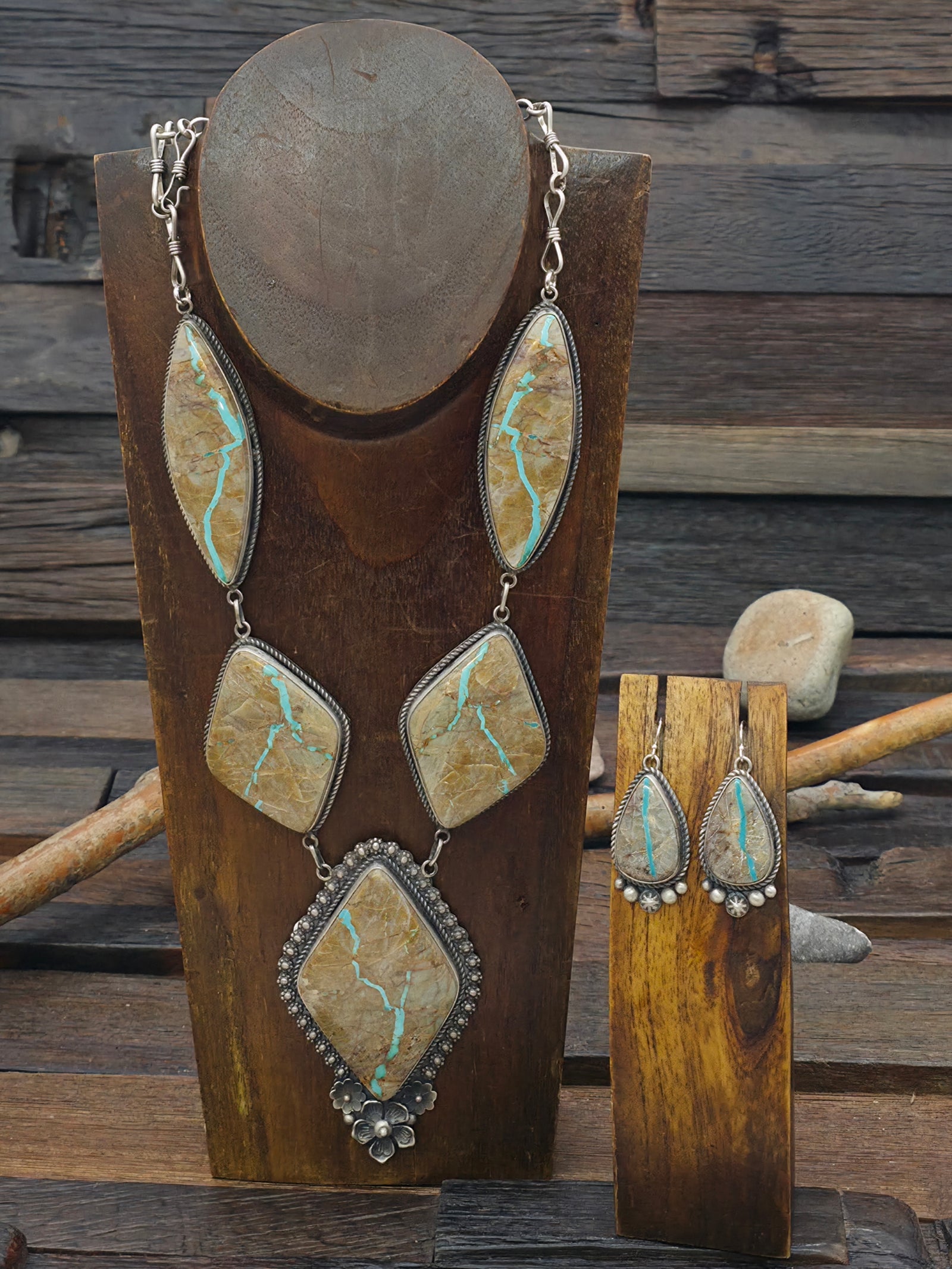 Sterling Silver Ribbon Blue Gem Turquoise Lariat Necklace and Earring Set by LaRose Ganadanegro - 25 in.