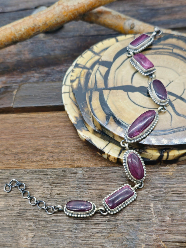 Purple Spiny Oyster Link Bracelet by Darrin Livingston - 11 in.