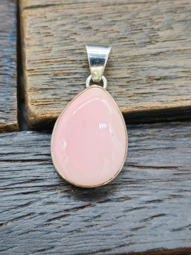 Pink Conch Teardrop Pendant Straight Bezel 1 1/8 in