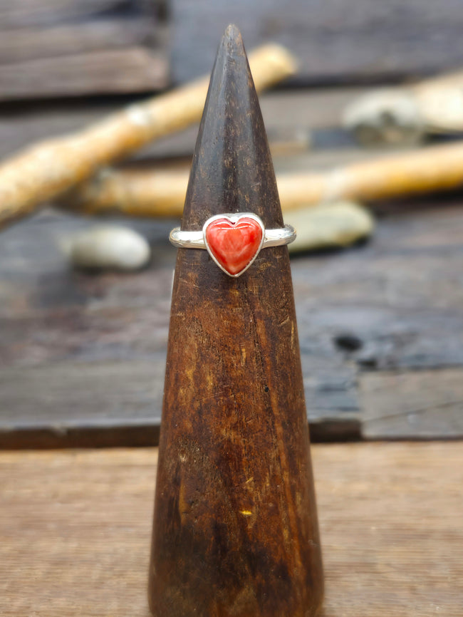 Sterling Silver Spiny Oyster Heart Ring - Size 7