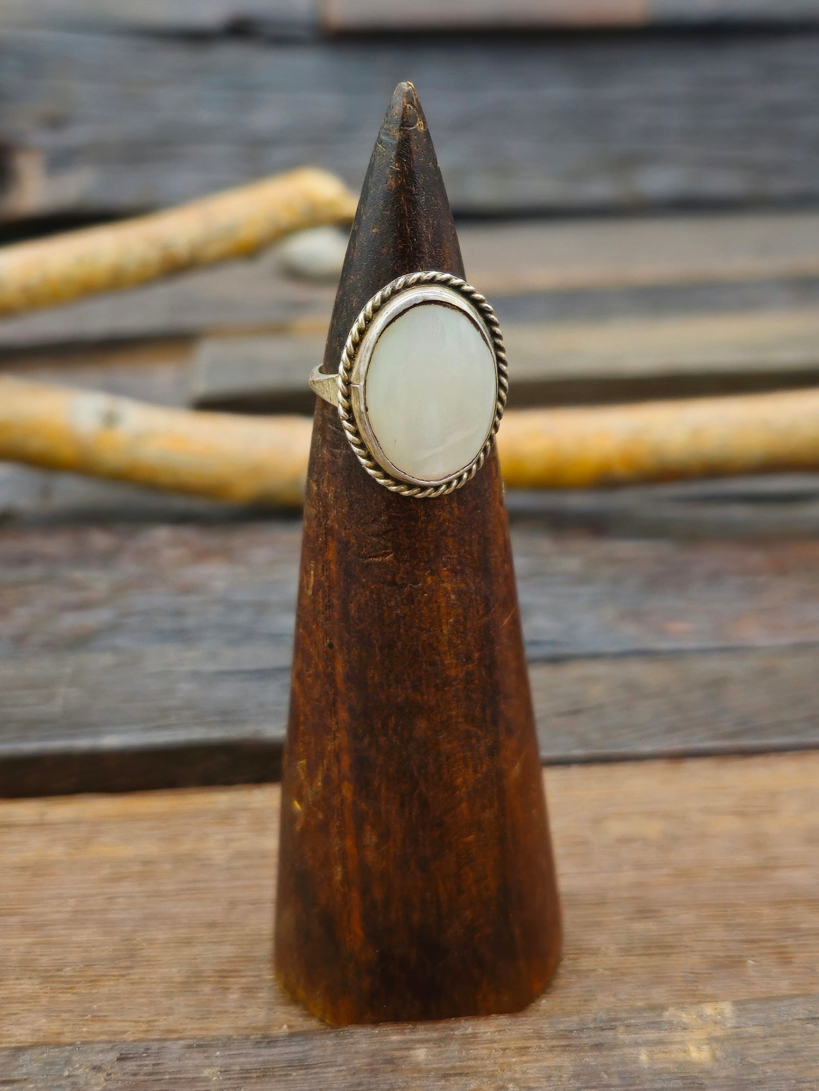 Vintage/Estate Mother of Pearl Sterling Silver Ring  - Size 6