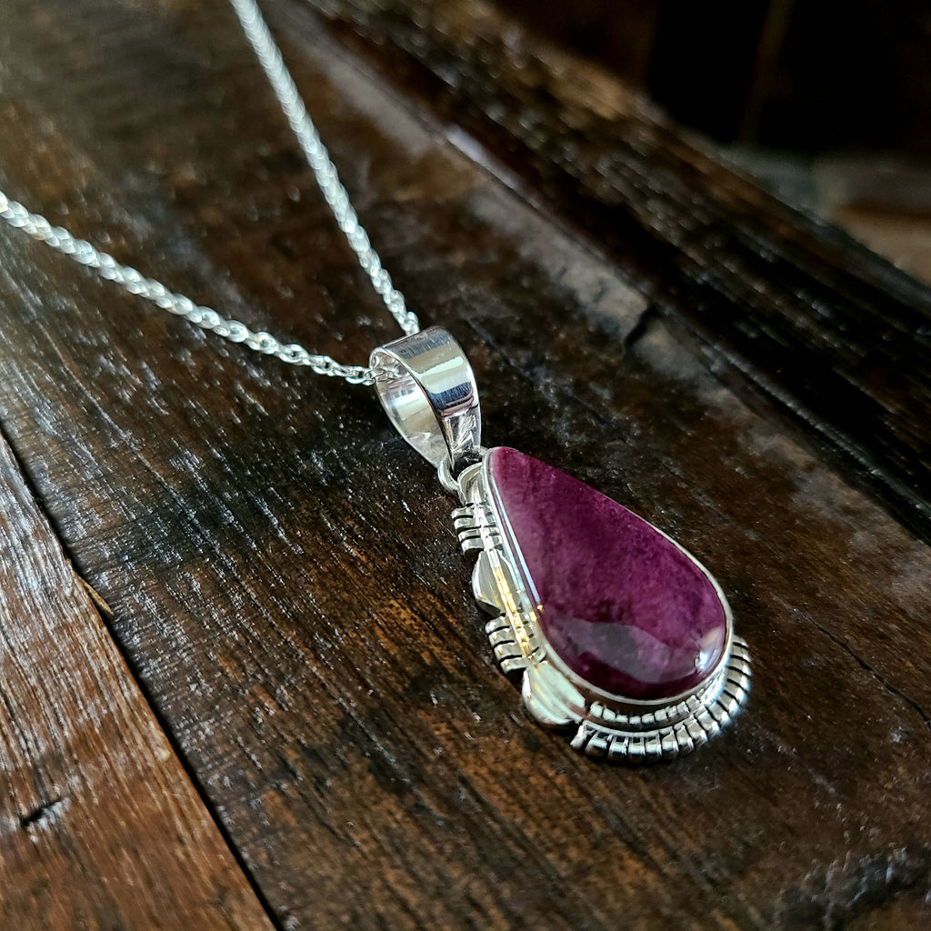 Purple Spiny Oyster Shell | Sterling Silver | Pendant - Native American Indian | Navajo - Larry Yazzie